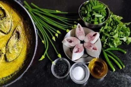 বর্ষাকালে পাতে আহা ইলিশ, কিন্তু একটু অন্যরকম বাঙালিয়ানায়