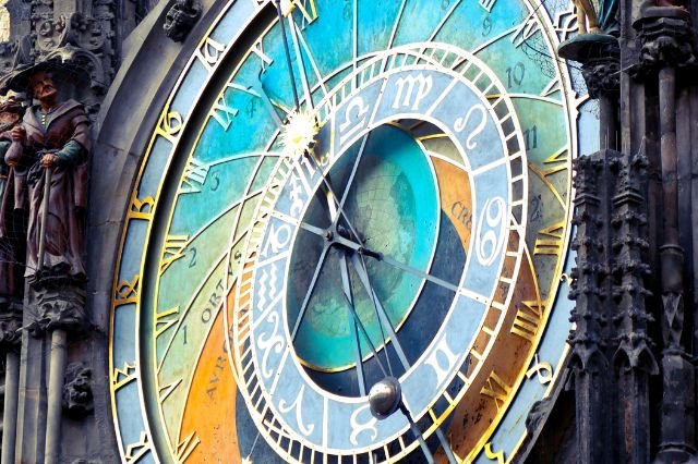 ১২ জুলাইয়ের রাশিফল, জ্যোতিষ ভবিষ্যদ্বাণী: জানুন আপনার রাশির জন্য কেমন যাবে দিনটি