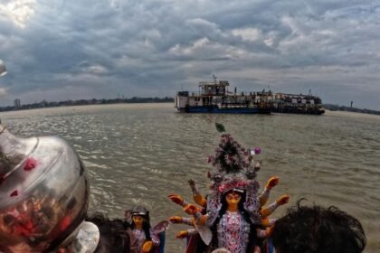 তাজপুর বন্দর হয়নি তো কি! এ বার কুমোরটুলির ঘাট সাজিয়ে দেবে আদানি গোষ্ঠী