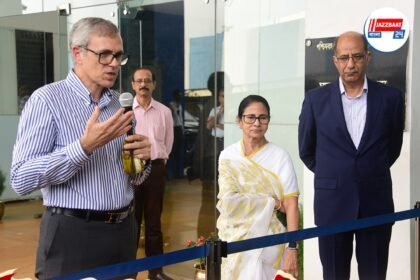 কৃতজ্ঞতা জানিয়ে মমতাকে কাশ্মীরের 'মেহমান' হওয়ার আমন্ত্রণ ওমরের