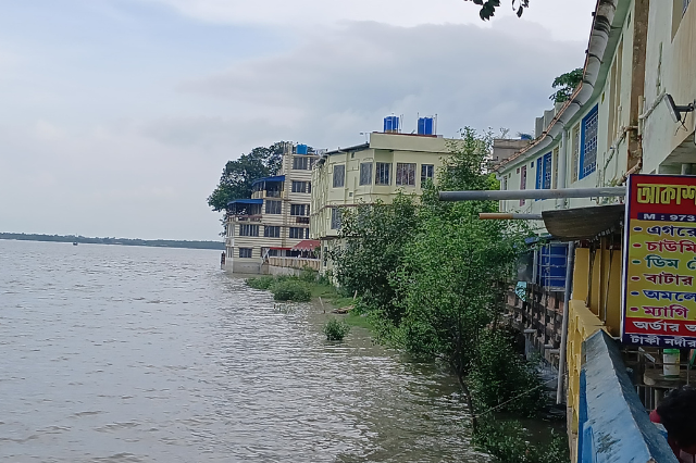 নদীপাড় দখল করে টাকিতে বেআইনি হোটেল-পর্যটন, সেচ দফতরের রিপোর্টেও বিস্ফোরক তথ্য