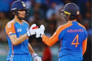 অভিষেক-গিলের তাণ্ডবে নাস্তানাবুদ পাকিস্তান, ভারতীয় ক্রিকেট পেল নতুন জুটি