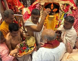 পোস্টার-ব্যানার-ফ্লেক্স সরানোর অভিযোগ, স্লোগান-পাল্টা স্লোগান, অমিত শাহের কালীঘাট সফর ঘিরে রাজনৈতিক চাপানউতোর