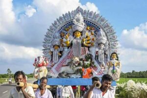 মুখ্যমন্ত্রী উদ্বোধন করবেন প্রথম দুর্গাপুজোর প্যান্ডেল! ট্র্যাফিকে নজর পুলিশের