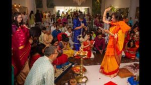 বিশ্বজুড়ে দুর্গাপুজোয় মহিলা পুরোহিতরা, প্রথা ভাঙার অনন্য দৃষ্টান্ত, সমতার আলো!