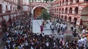 স্বাধীনতা সংগ্রামীদের ইতিহাস থেকে দেশভাগের স্মৃতি, ইতিহাসের ঘোরে কলকাতার দুর্গাপুজো