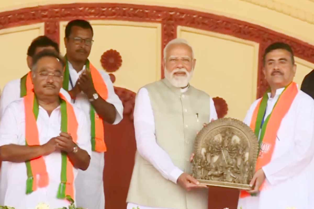 পরিকল্পিতভাবে বাঙালি হিন্দুদের সংখ্যালঘু করার চেষ্টা? ব্রিগেড থেকে হুঙ্কার মোদির